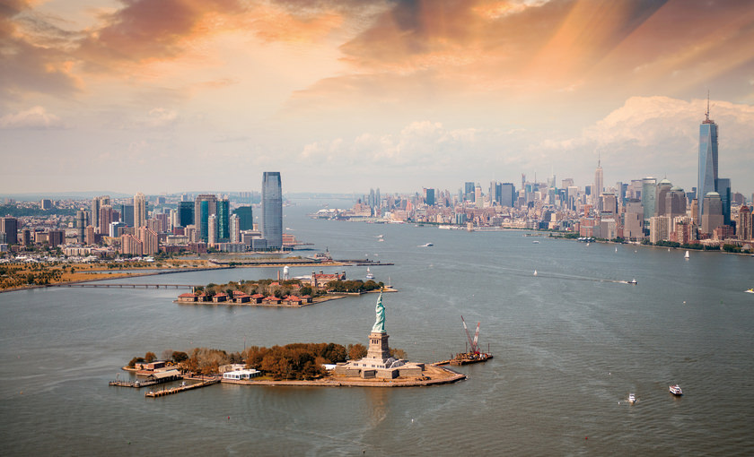 Overzicht van New York tijdens zondsondergang