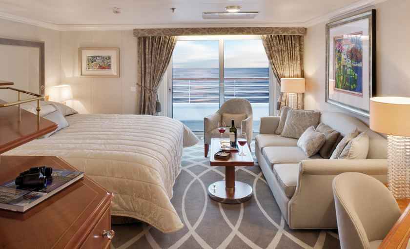 Buitenhut met balkon comfortabele Crystal Symphony