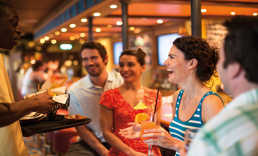 Cocktails aan boord van schip Carnival Valor