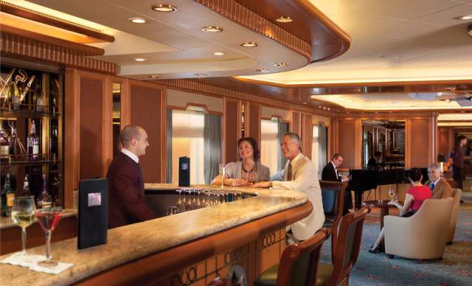 Een bar op de Queen Victoria