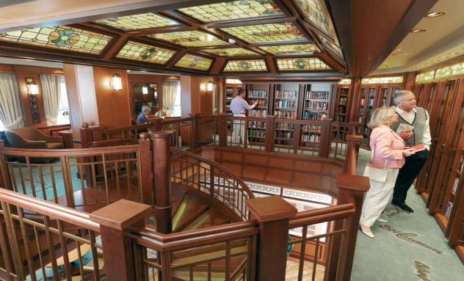 Bibliotheek aan boord van de Queen Victoria
