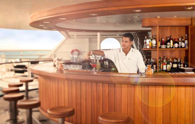 bar op dek van Seabourn Odyssey