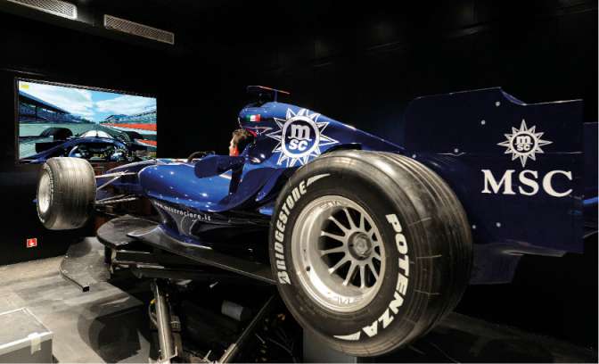 Een formule 1 simulator op de MSC Fantasia