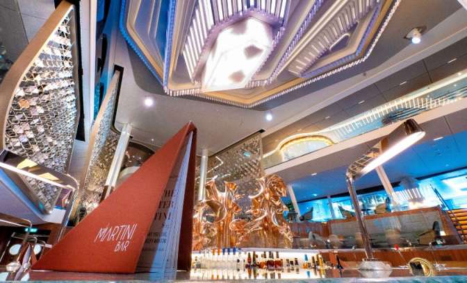 Martini bar Celebrity Beyond