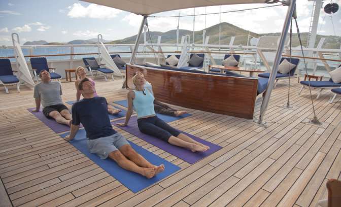 Yoga op de SeaDream I van SeaDream Yacht Club