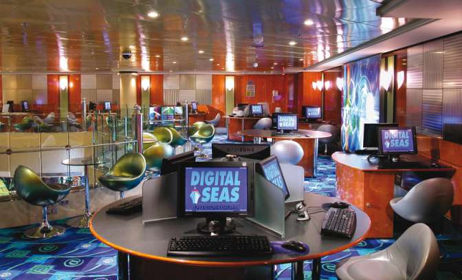 Internetcafe op de Norwegian Dawn van NCL