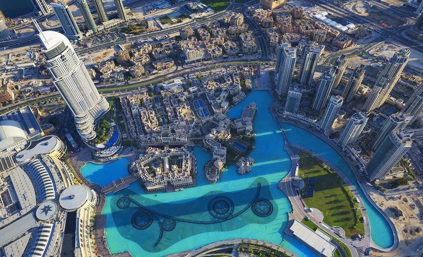 Fontein bij het winkelcentrum in Dubai